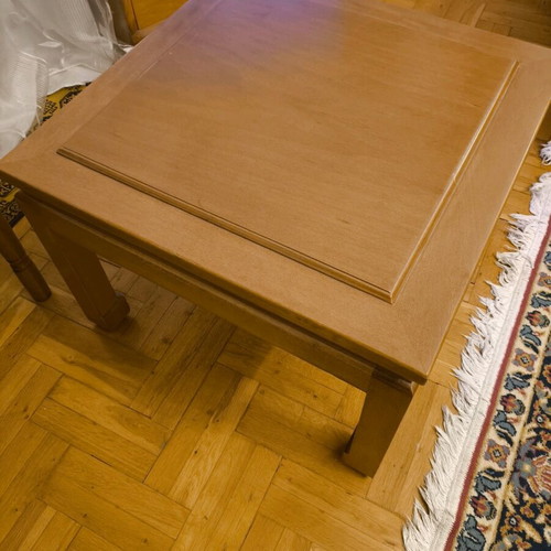 Coffee table like new, dimensions 63x63x45