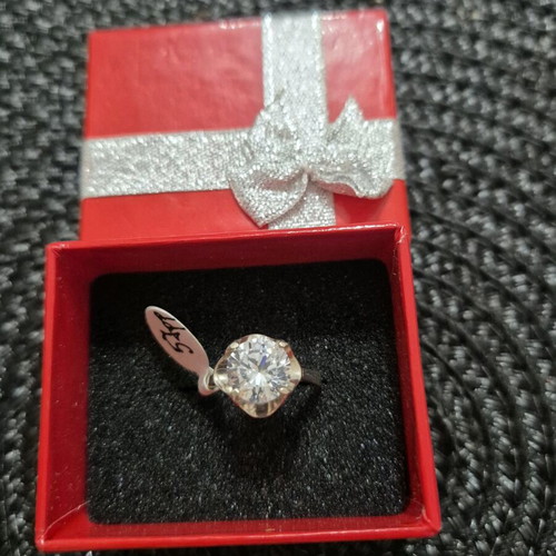 Women's silver ring with zircon stone new, 925 hallmark, size 57