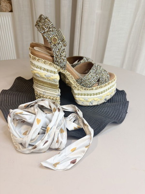 Kurt Geiger highheels like new with anti-slip heel and sweat-absorbing insole