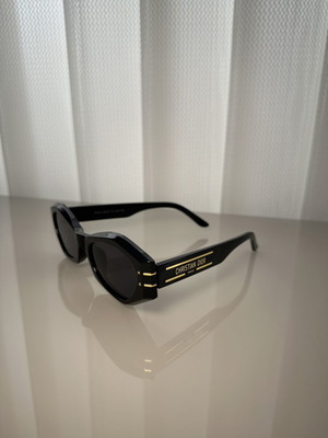 Dior sunglasses new, black