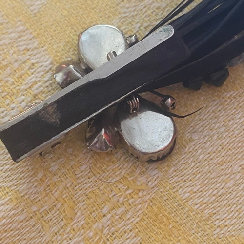 Vintage hair clip used with feathers and butterfly-shaped stones black