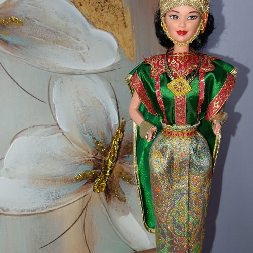 Barbie Dolls of the World Thai doll with stand