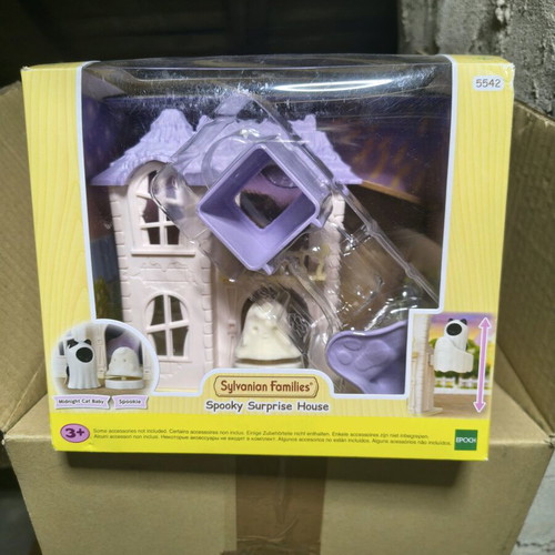 Sylvanian Families Spooky Surprise House like new without kitten figure