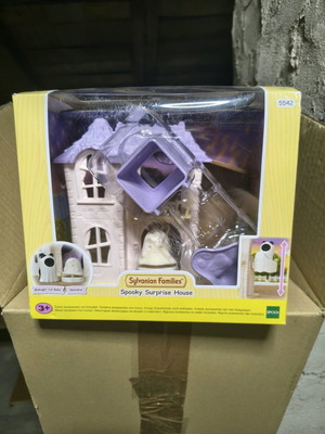 Sylvanian Families Spooky Surprise House like new without kitten figure