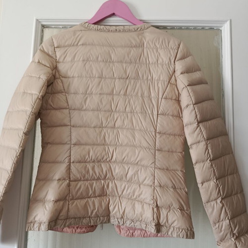 Benetton short beige jacket for spring and autumn