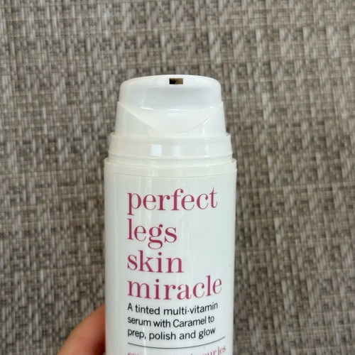 Self tan thisworks 150ml new with vitamin C and caramel