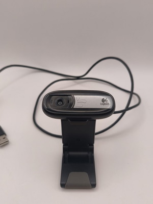 Logitech C170 USB Web Camera like new with built-in microphone