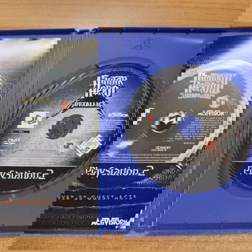 Guitar Hero Metallica PS2 μεταχειρισμένο με αυθεντική κιθάρα και dongle