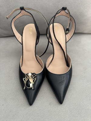 Red Valentino women's shoes size 40 like new, leather