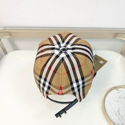 Burberry handmade baseball cap new, beige