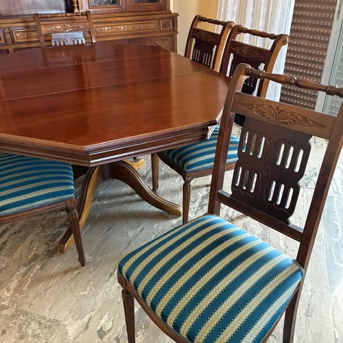 Classic wooden extendable dining set with 6 carved chairs like new