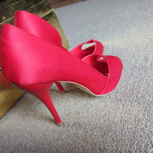 Red satin peep-toe stilettos size 37 like new