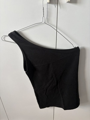 Terranova black one-shoulder top, size S