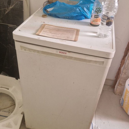 Bosch mini-bar fridge, small size