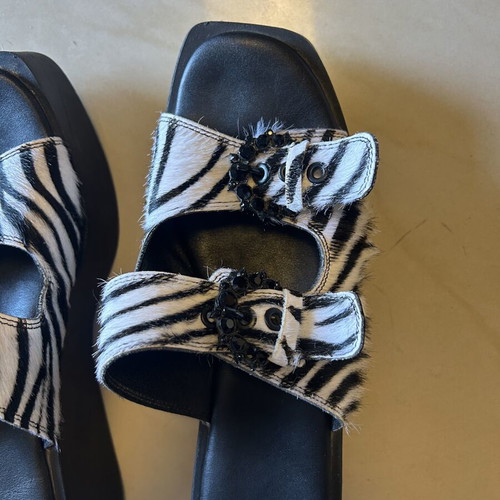 Exe platform sandals like new, size 41, black and white