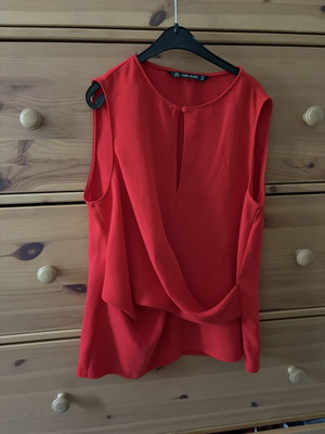 Zara red top size M like new