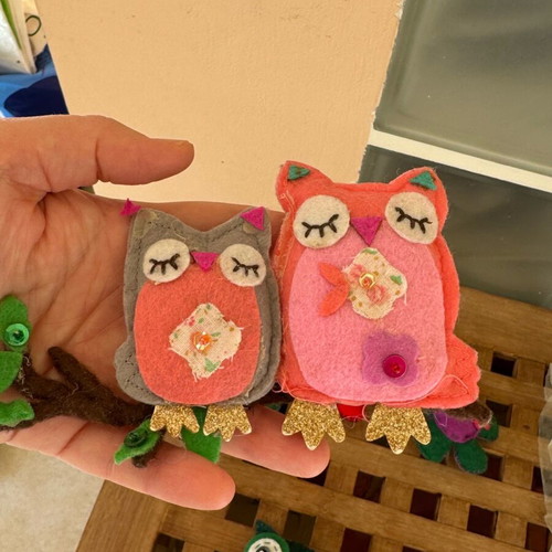 Handmade pins set of 5 made of felt-like material