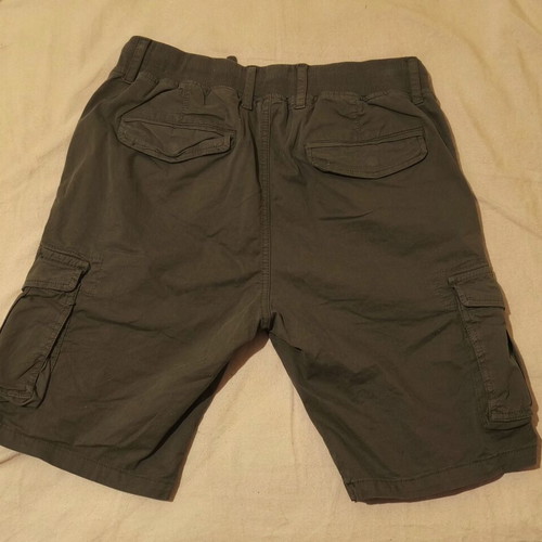 Fred Perry Cargo Shorts new with tags, size M