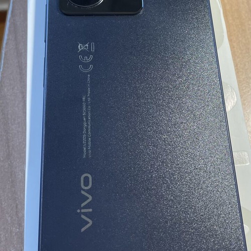Vivo Y35 2022 smartphone used, 8GB RAM 256GB ROM, dual SIM, blue