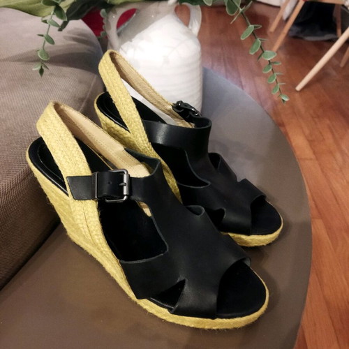 Diesel sandals like new, black and yellow, size 39, 11 cm heel