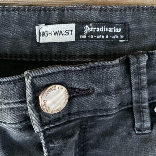 Stradivarius Black Elastic Jeans Like New, Size M to L