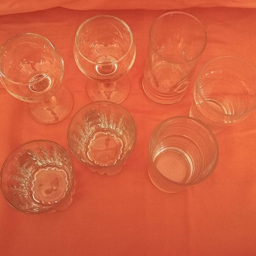 Set of 7 glasses like new for water, wine, and whiskey
