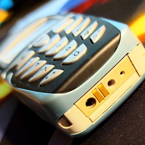 Nokia 3310 and 3330 used mobile phones with unknown condition