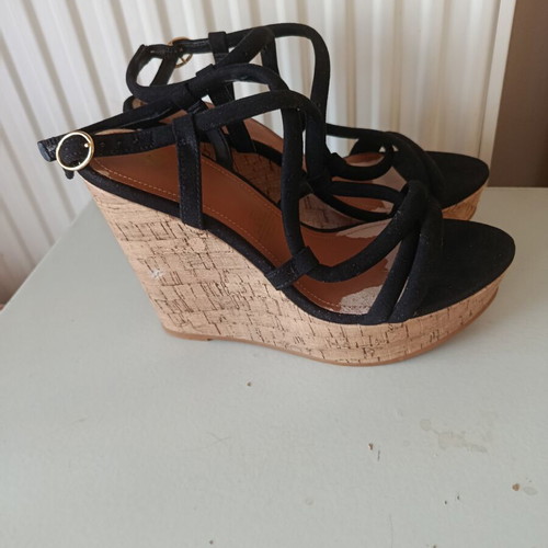 H&M Black Platform Sandals like new, sizes 36-37
