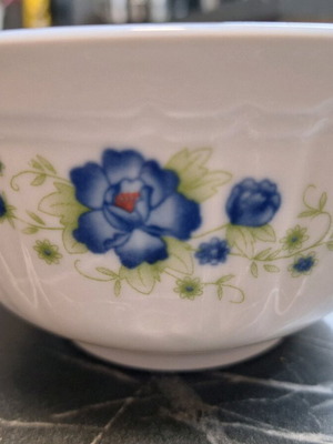 Japanese porcelain bowl like new, set of 2