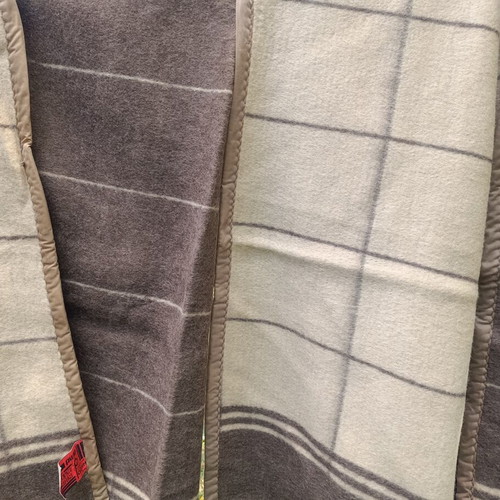 Wool blanket, new, pack of 2