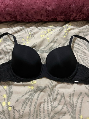 Hunkemöller black bra like new, size 70C