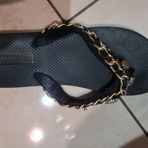 Mark Milan flip flops used, size 39, black