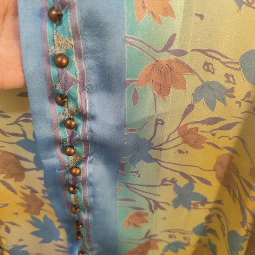 Kimono style satin long with side cuts like new