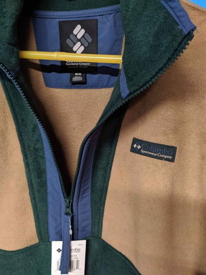 Columbia fleece jacket new, medium size