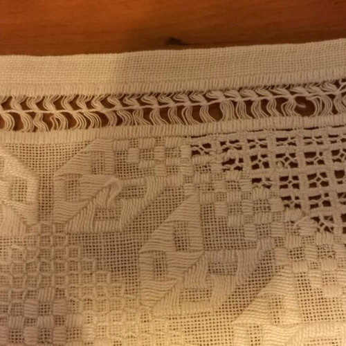Kopaneli handmade table runner like new
