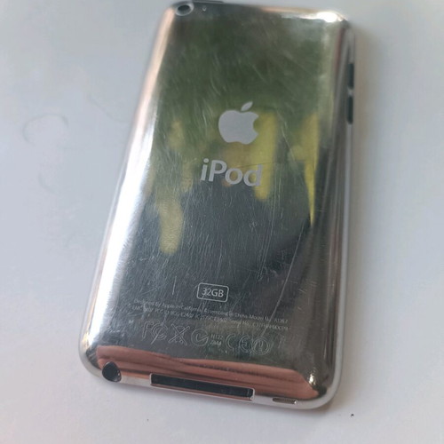 iPod Touch 4th Gen 32Gb like new, full of classic games