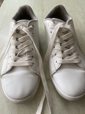 Guess women's athletic shoes used, white, size 37