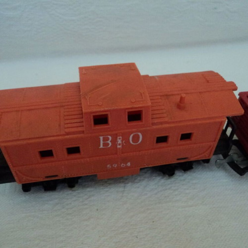Train set used, engine with three wagons and tracks made in Japan