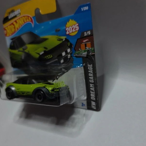 Hot Wheels Mazda MX-5 Miata new, HW Dream Garage 2/5