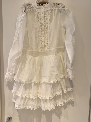 Parisian dress with lace like new, white, size M