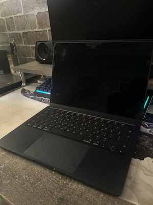 MacBook M4 16GB/500GB brand new