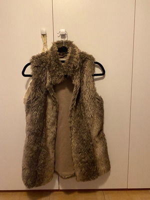 Bershka Fur Vest like new, sleeveless, gray and brown