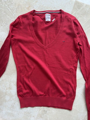 Tommy Hilfiger women's sweater used, medium, red