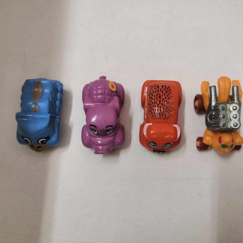 Small animal figures with wheels like new