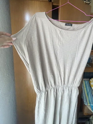 Beige maxi dress one size sleeveless with elastic waist like new