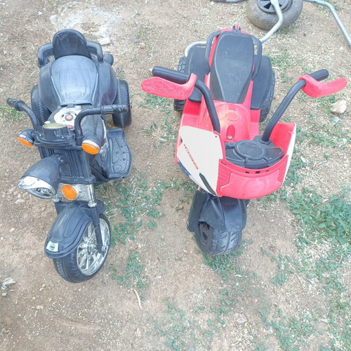 Children's electric motorcycles used, 6V battery needed, set of two