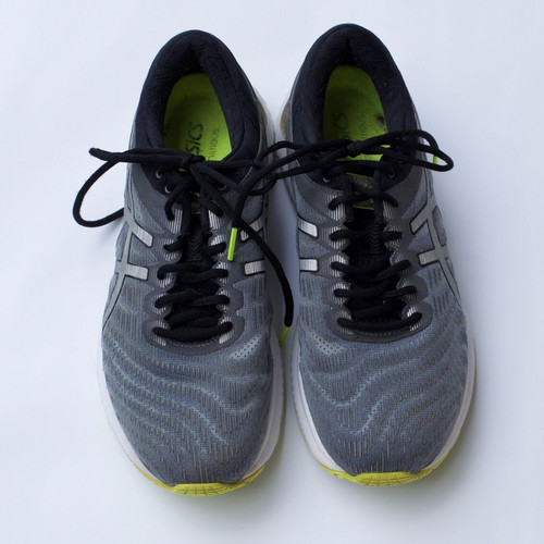 Asics Gel Nimbus 22 Lite Show running shoes size 42 like new, grey