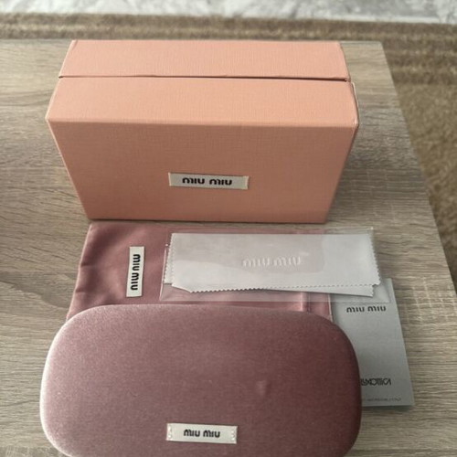 Miu Miu glasses case with accessories, pink
