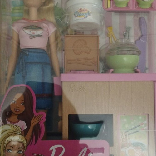 Barbie doll with play dough playset new