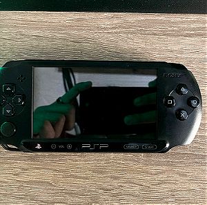 PSP-E 1004 + Charger + 5 Games + Urban Θήκη!